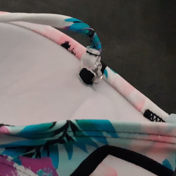Darling Bikini Top w Removable Strap - Picture 5 of 6